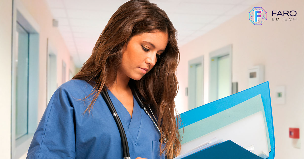 Blog: Los másteres de enfermería estética y atención primaria lideran la formación sanitaria online